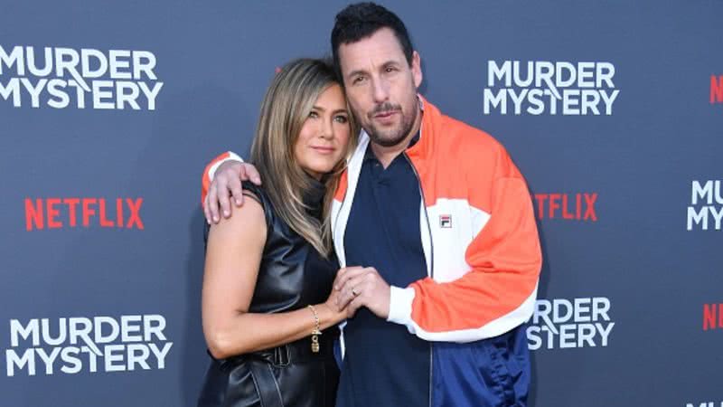 Adam Sandler fala sobre 'empolgação' de Jennifer Aniston em cena de beijo: "Feche essa boca!" - VALERIE MACON/AFP via Getty Images