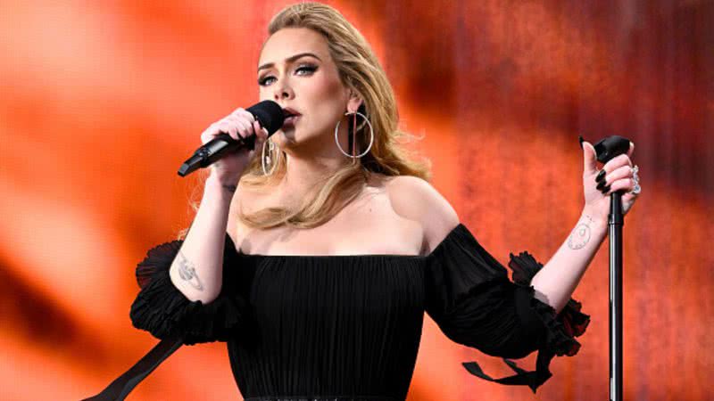 Adele cai no choro ao falar sobre apoio de James Corden durante divórcio de Simon Konecki - Gareth Cattermole/Getty Images for Adele