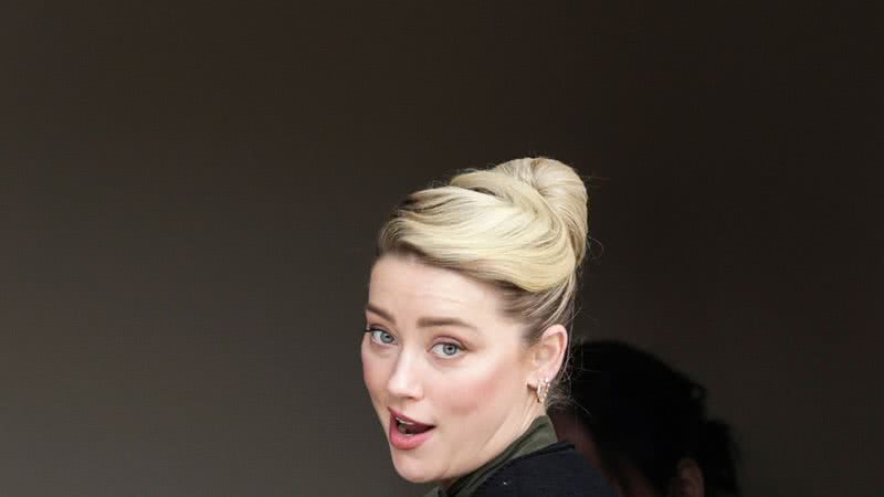 Em meio às polêmicas e determinações judiciais, fontes afirmam que Amber Heard pode lançar um livro em breve. Confira! - Getty Images