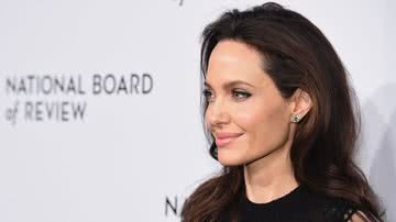Imagem Angelina Jolie vai ao Iêmen para ajudar refugiados de guerra