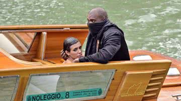 Após flagra polêmico, Kanye West e Bianca Censori são banidos para sempre de passeio de barco em Veneza - Reprodução/Twitter