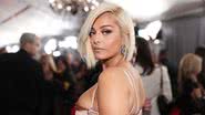 Bebe Rexha é atingida no rosto por celular de fã durante show em Nova York - Christopher Polk/Getty Images for NARAS