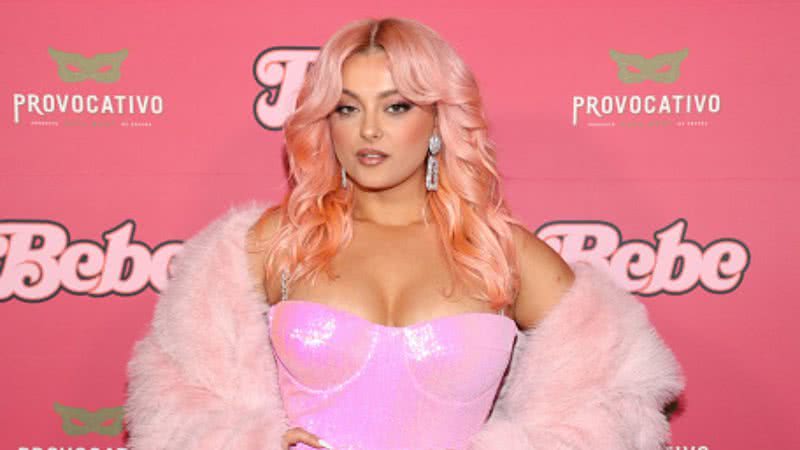 Bebe Rexha mostra hematomas após ser atingida por celular de fã em show - Getty Images