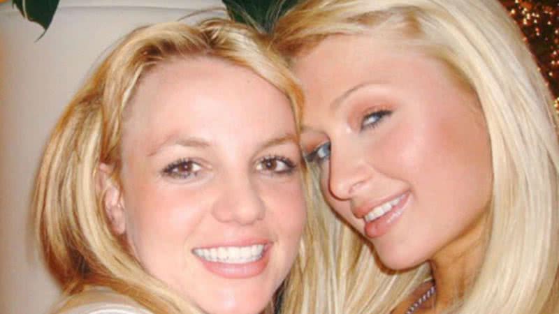 Selfie entre Britney Spears e Britney Spears publicada no Twitter da socialite - Reprodução