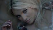 Britney Spears em clipe de "Perfume", lançado em 2013 - Reprodução/ YouTube