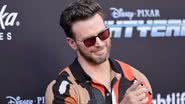 Chris Evans dá adeus a Iphone antigo da melhor forma possível - Getty Images