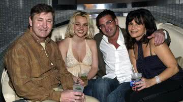 Britney Spears com o pai Jamie, o irmão Bryan e a mãe Lynne - Reprodução