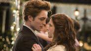 Kristen Stewart e Robert Pattinson em cena de Crepúsculo (2008) - Divulgação/Paris Filmes