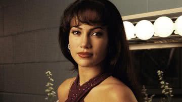 Jennifer Lopez como Selena Quintanilla-Pérez para cinebiografia musical de 1997 - Divulgação/Warner Bros. Pictures