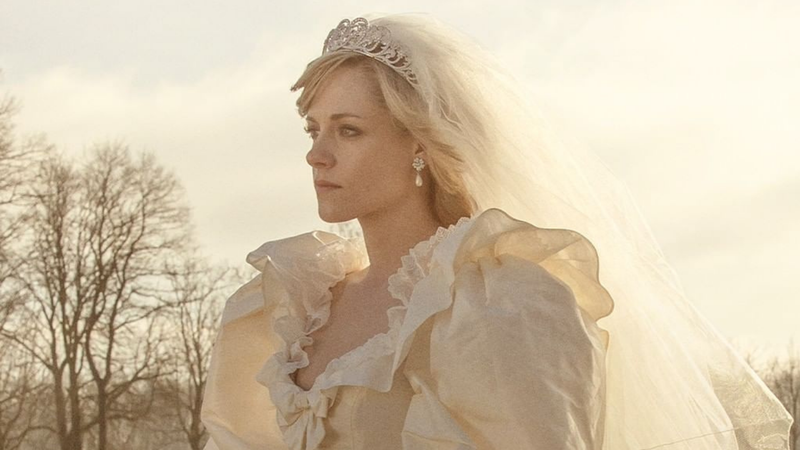 Kristen Stewart como Lady Diana Spencer em seu vestido de noiva. - Reprodução/Instagram