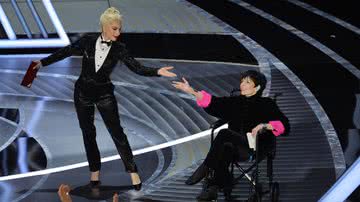 Liza Minnelli e Lady Gaga durante a cerimônia do Oscar (27). - Getty Images