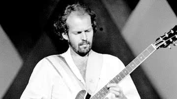 Lasse Wellander, guitarrista do ABBA, morre aos 70 anos - Gus Stewart/Redferns/Getty Images
