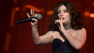 Lorde manda fãs calarem a boca durante show e vira polêmica - Getty Images