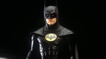 Michael Keaton caracterizado como o icônico Batman - Divulgação