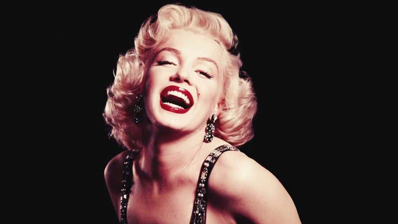 Oi? Influencer gasta fortuna para ficar parecida com Marilyn Monroe - Reprodução