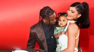 Travis Scott, Kylie Jenner e Stormi na première de "Look Mom I Can Fly", doc do rapper, em 2019 - Getty Images