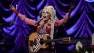Por que perucas de Dolly Parton têm bolso secreto? - (Foto: Michael Loccisano/Getty Images for SXSW)