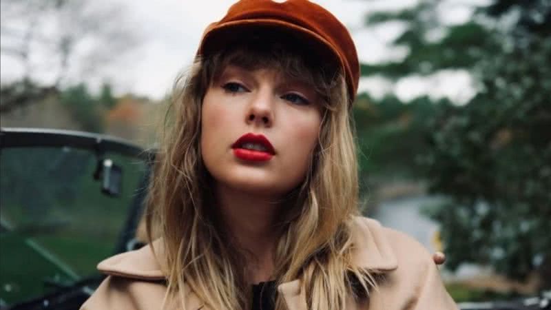 Taylor Swift em imagem promocional do álbum "Red (Taylor's Version)" - Divulgação