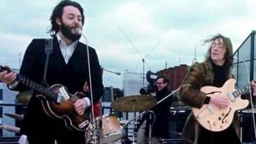 Paul McCartney e John Lennon em "The Beatles: Get Back" - Reprodução/ Disney+