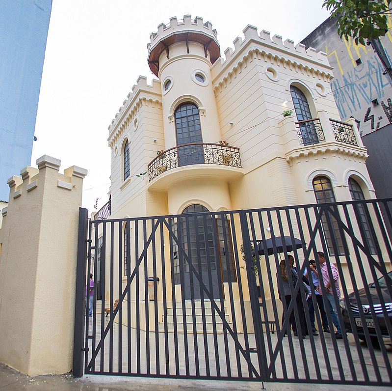 Castelinho da Rua Apa: a verdadeira história por trás do “local assombrado” em São Paulo