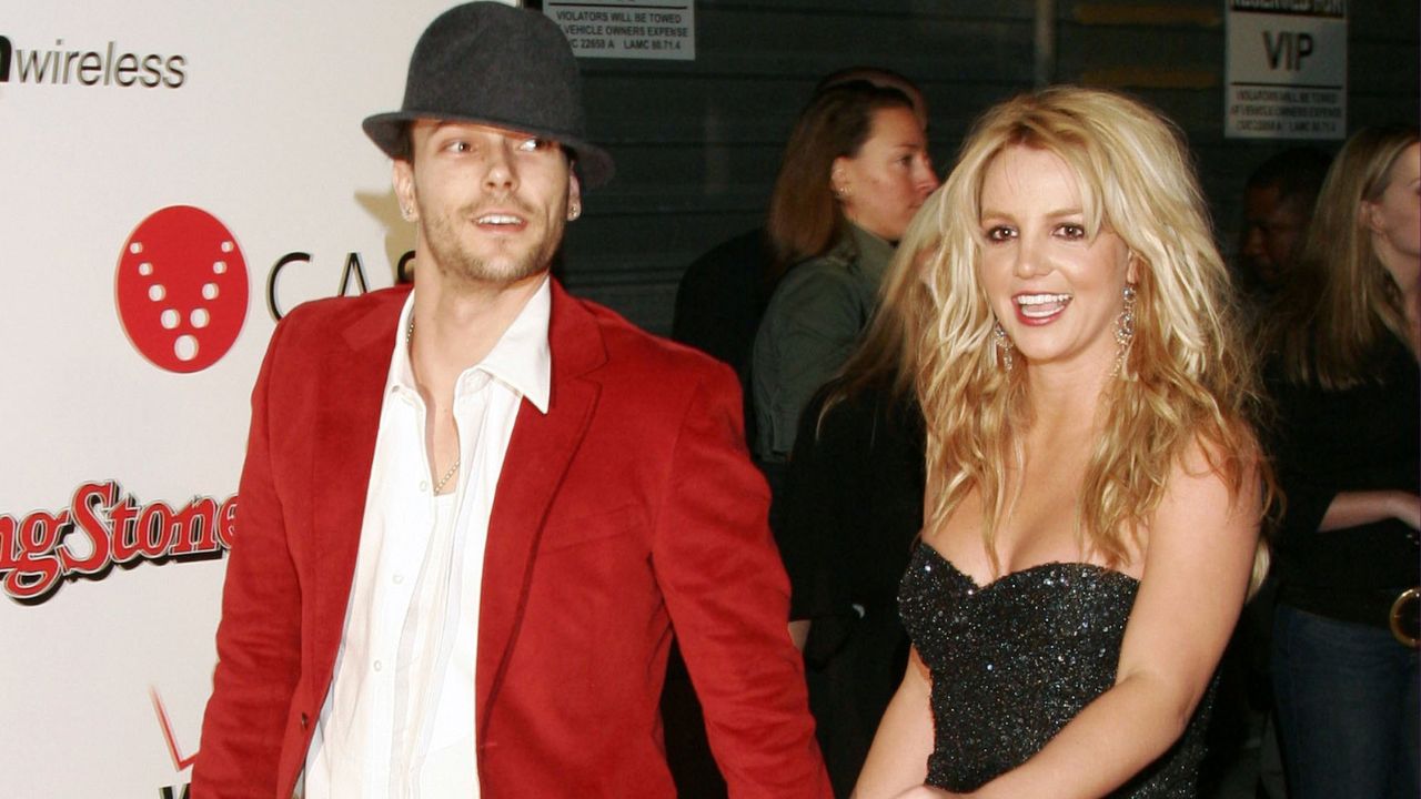De conjuntinhos jeans a finais felizes: os relacionamentos de Britney Spears