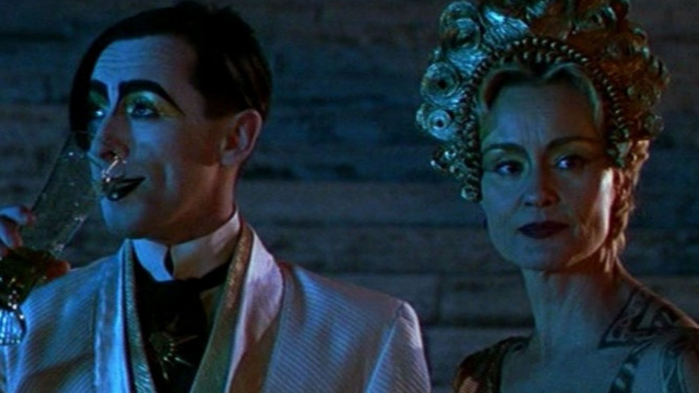 Alan Cumming revela bastidores inusitados da cena de nudez com Jessica Lange