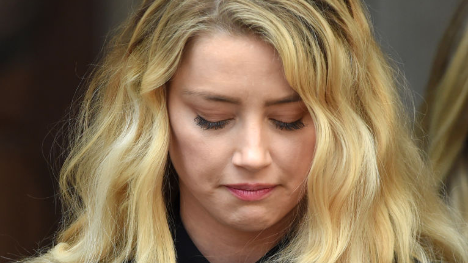 Amber Heard detalha briga entre Johnny Depp e James Franco