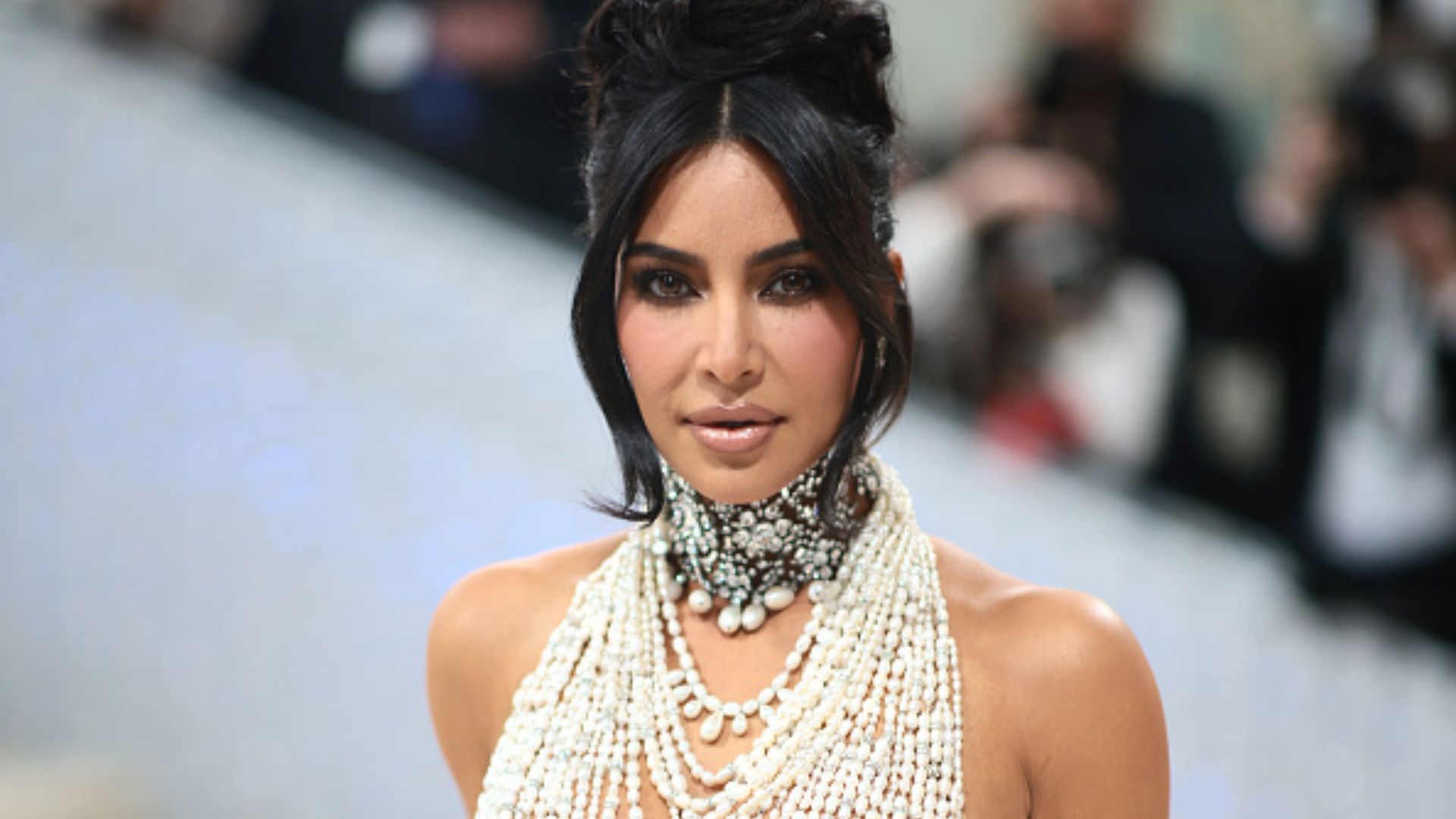 Após críticas, Kim Kardashian revela que está fazendo aulas de atuação