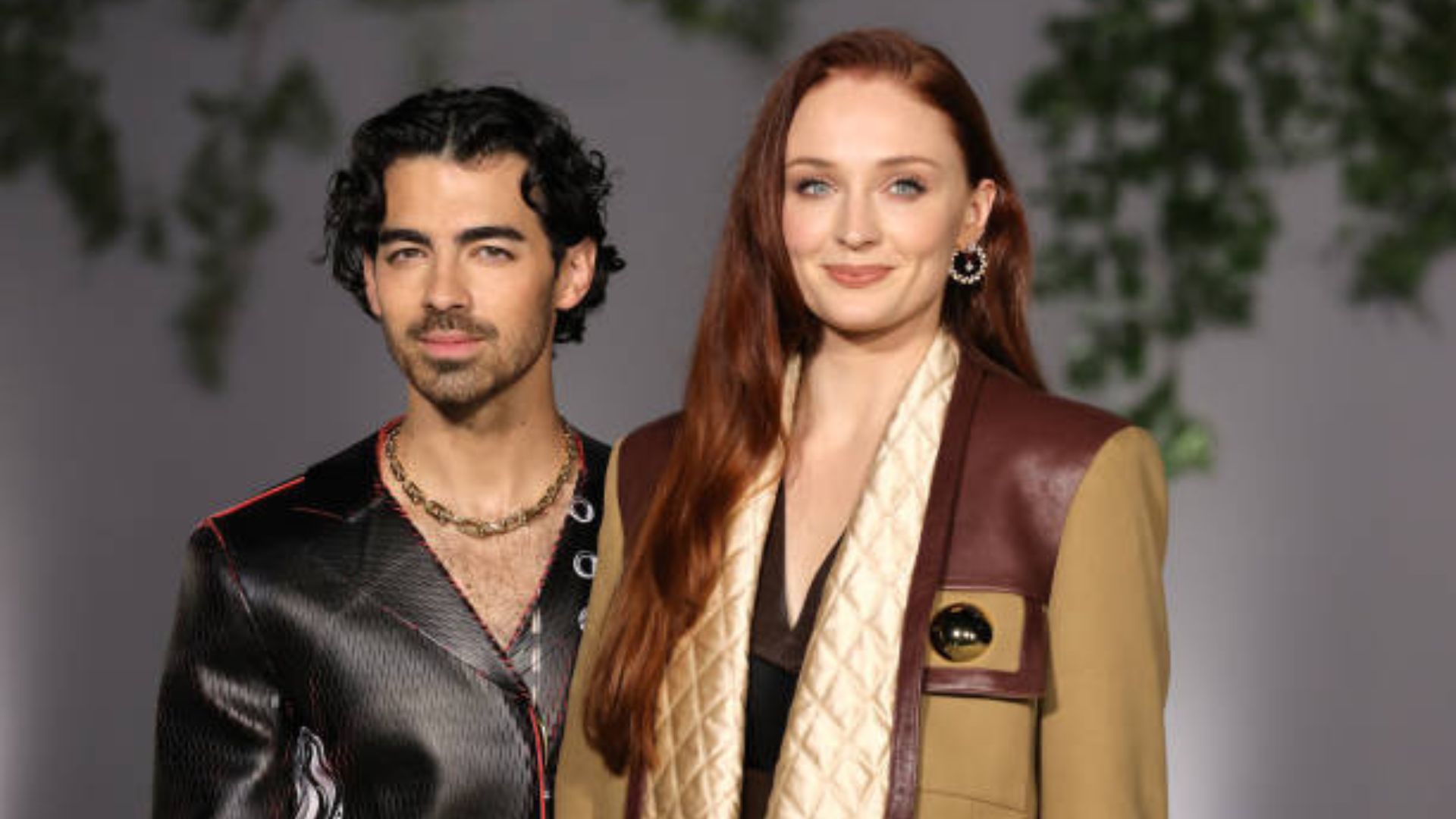 Após processo, Joe Jonas rebate acusações de Sophie Turner: “Buscando a paternidade compartilhada”