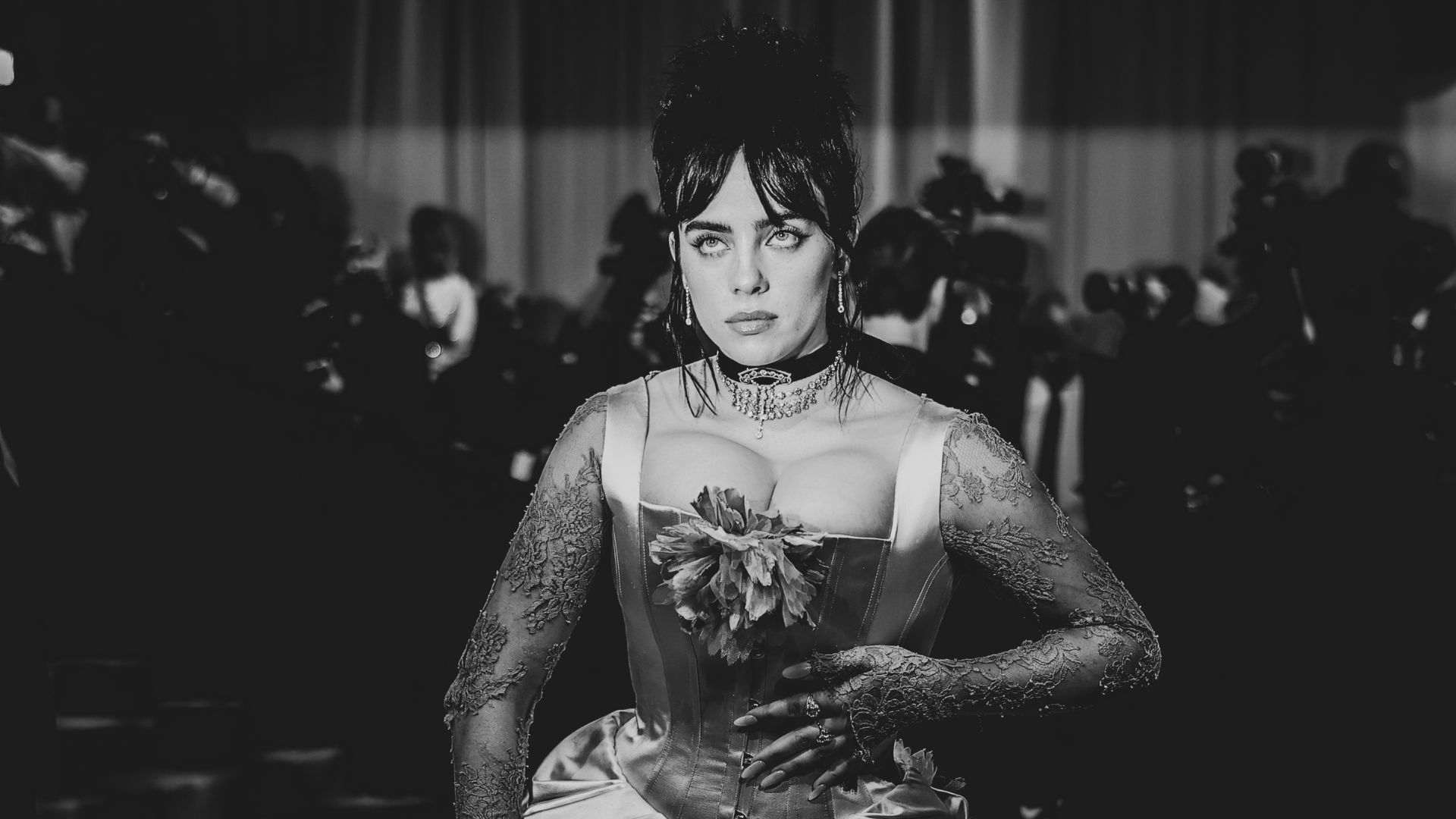 Billie Eilish revela detalhes de sua relação com o próprio corpo