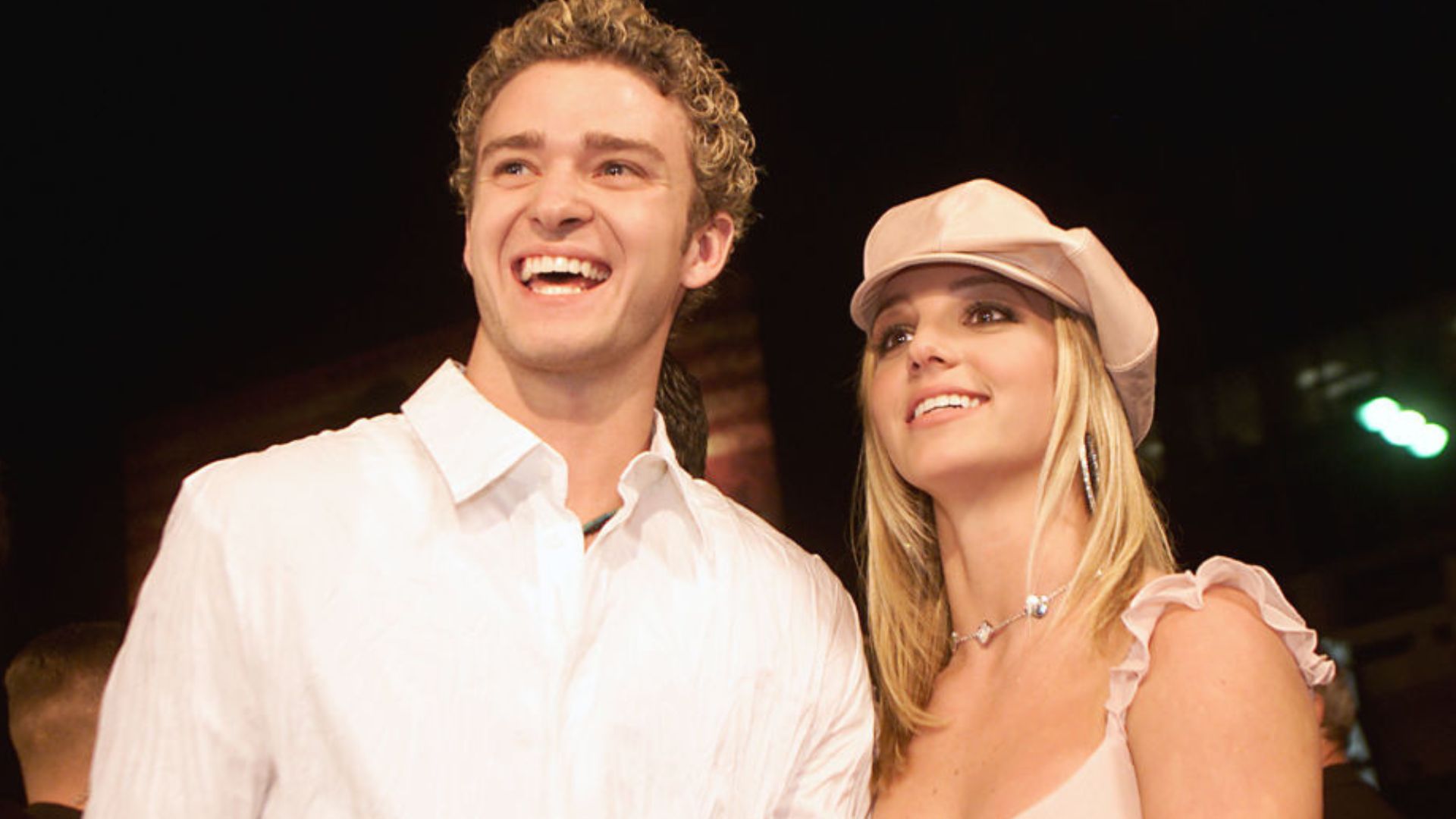 Britney Spears relembra romance com Justin Timberlake e manda shade