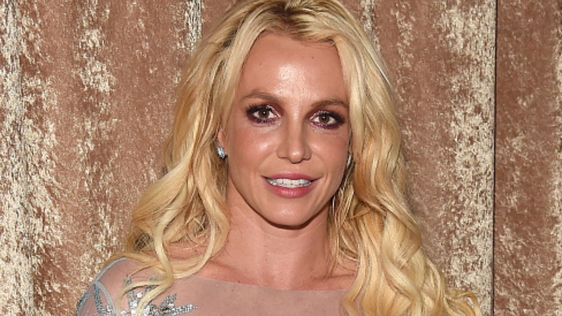 Britney Spears revela ter lesões irreparáveis nos nervos: ”Dói e é assustador”