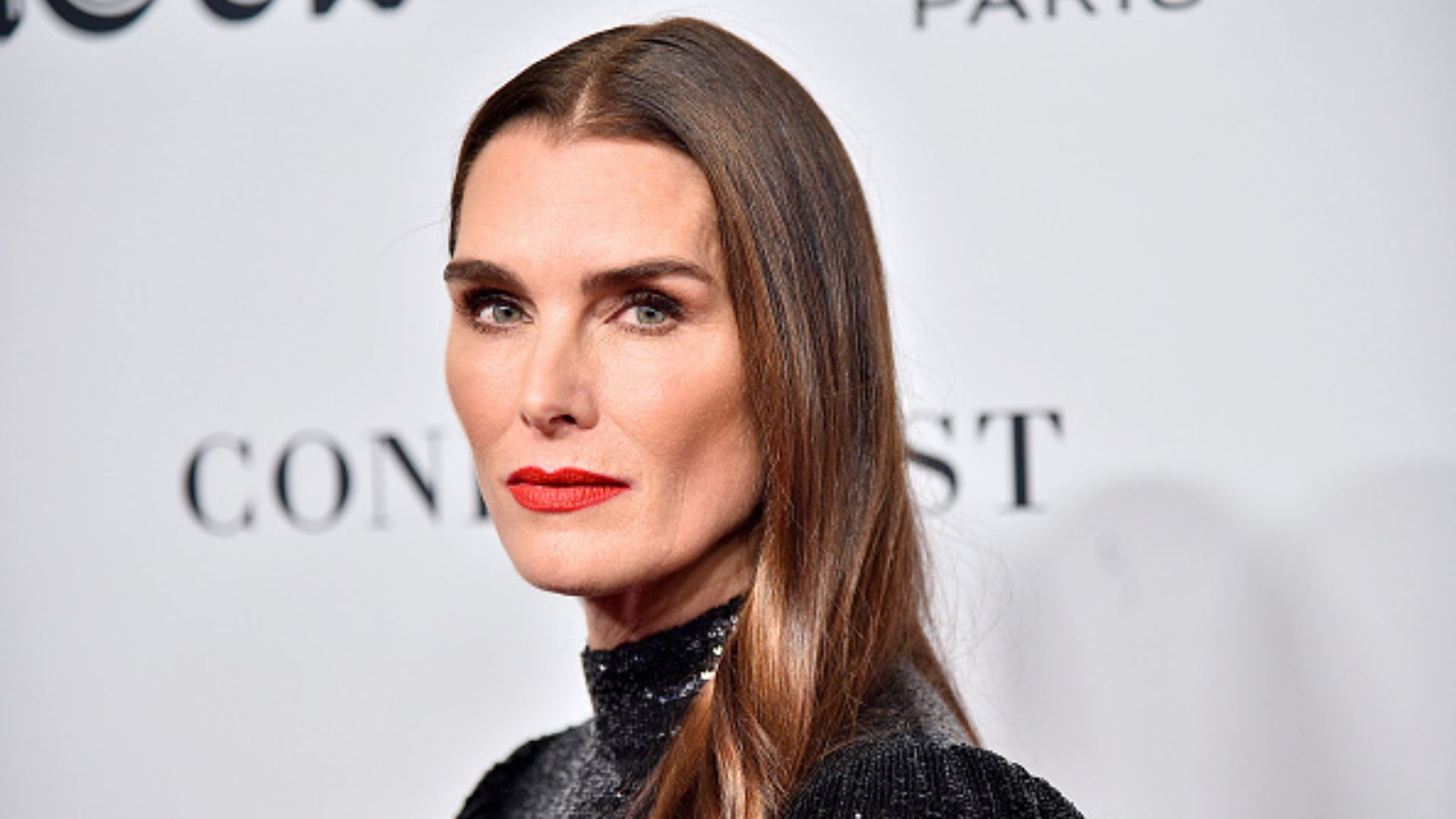 Brooke Shields revela que foi abusada por executivo de Hollywood: “Simplesmente congelei”