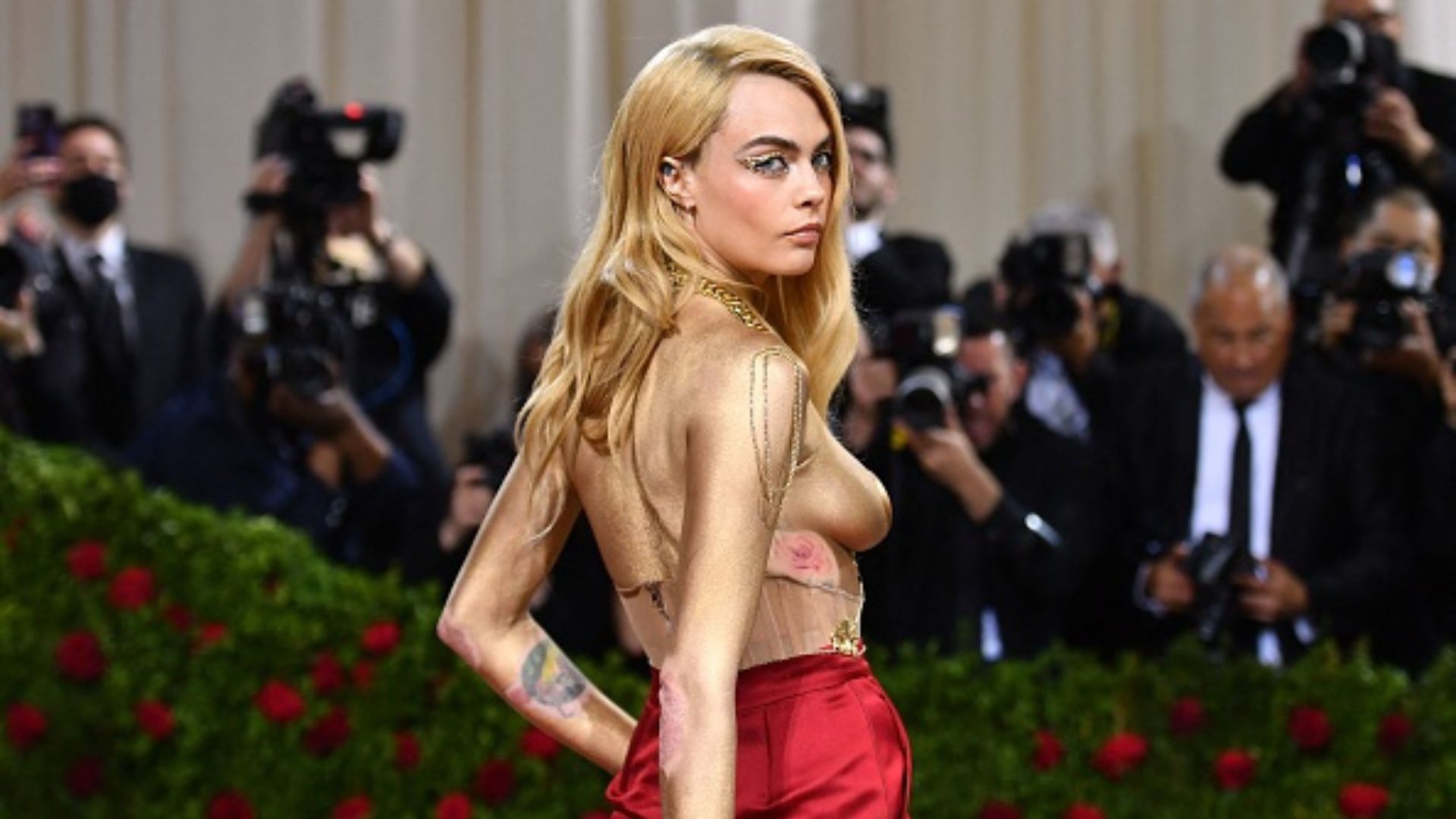 Cara Delevingne abre o jogo sobre vício em drogas: “É de partir o coração”