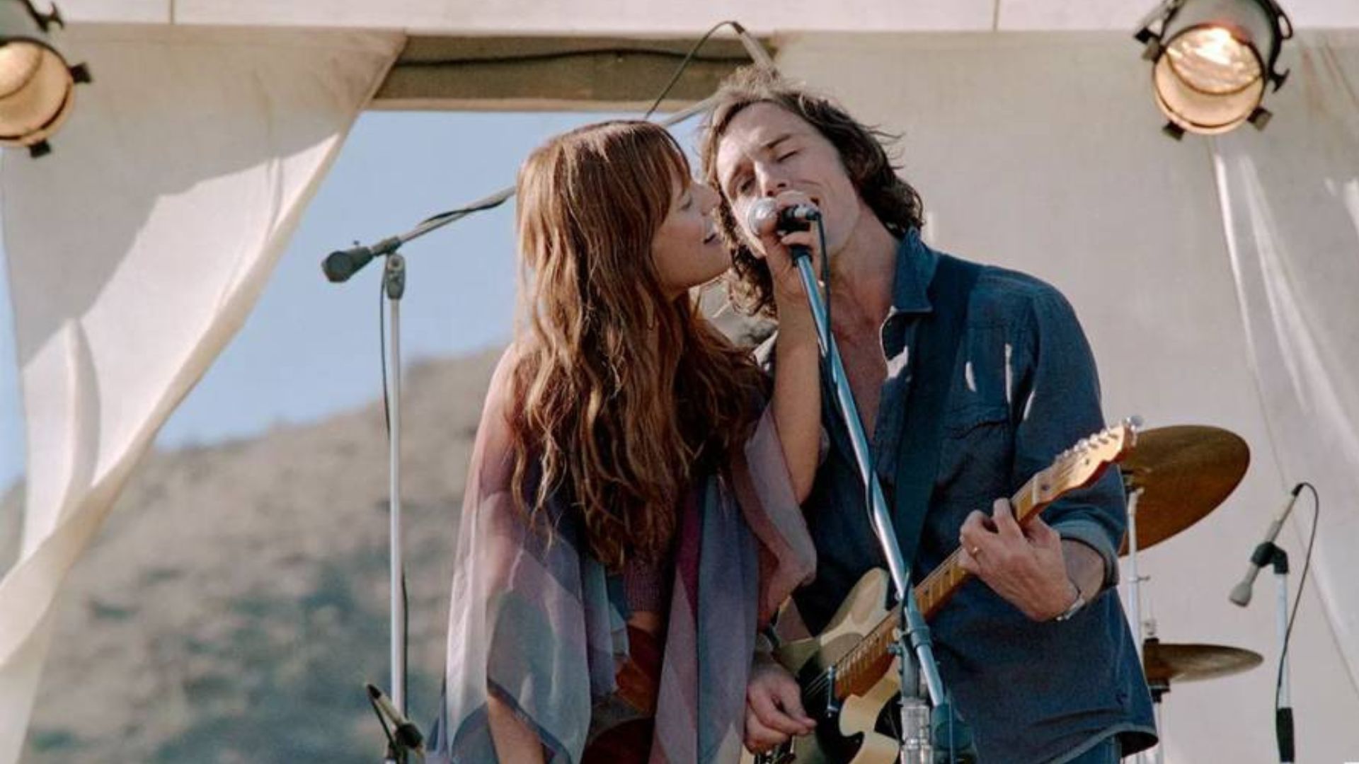 Daisy Jones & The Six: série ganha novo trailer repleto de música, romance e conflitos