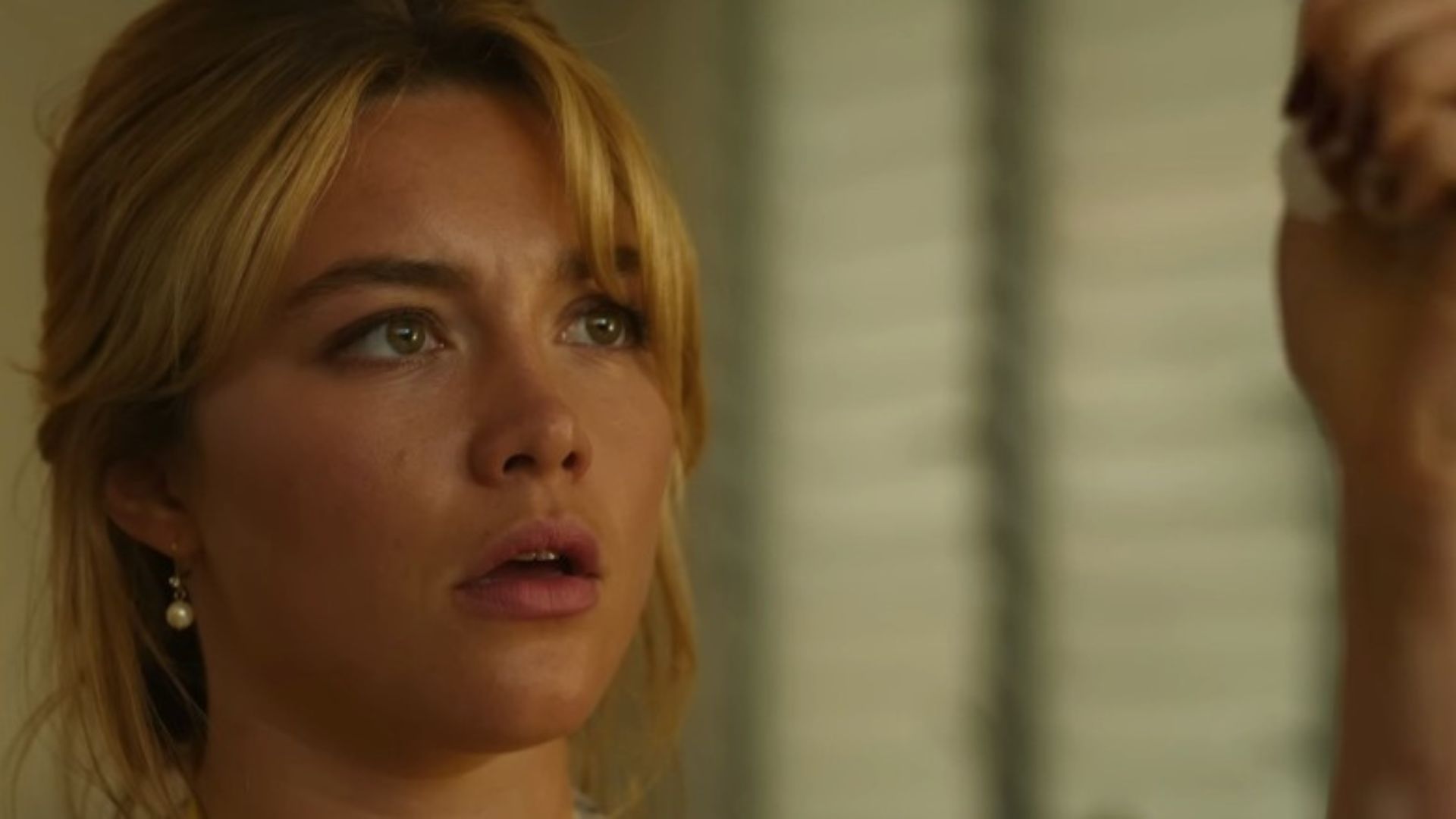 Don’t Worry Darling: Florence Pugh causando “climão” em cena inédita