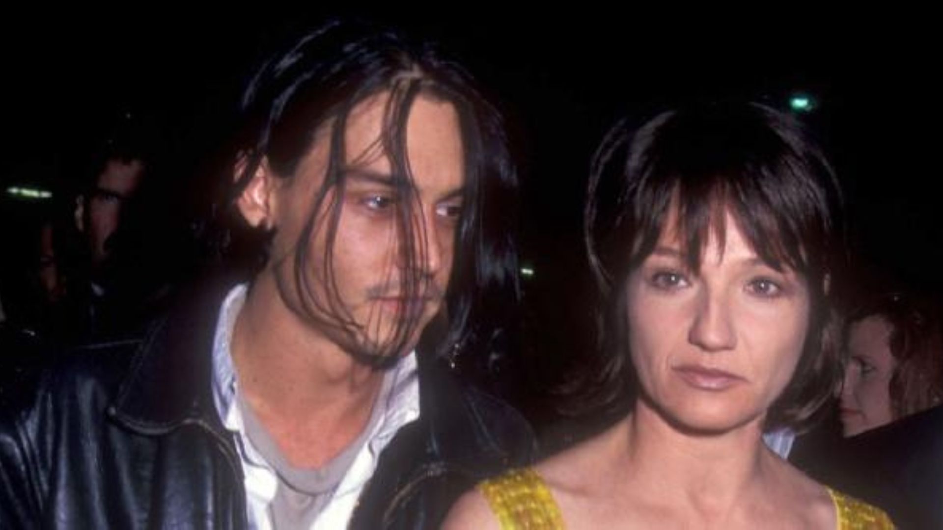 Ex de Johnny Depp diz que ator a drogou antes do sexo