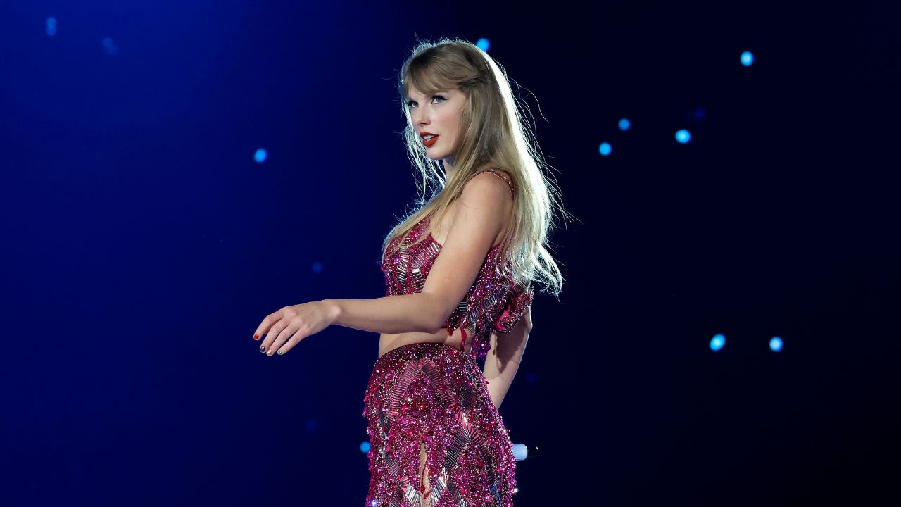 Fãs da Taylor Swift estão comercializando água da chuva do show da cantora