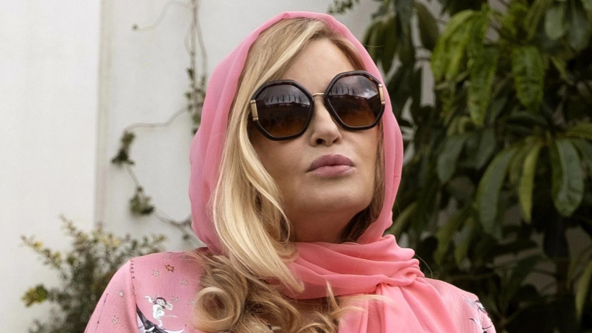 Jennifer Coolidge fala sobre papel em The White Lotus: “Achava que não conseguiria”
