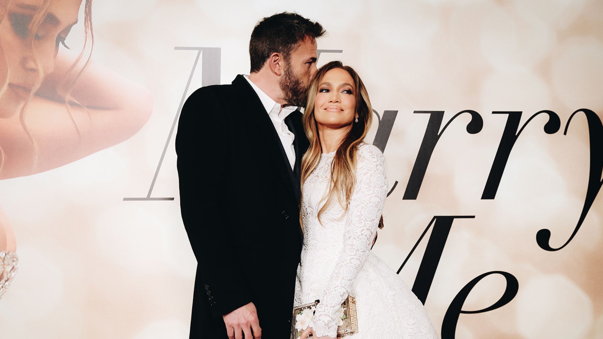 Jennifer Lopez entrega novos detalhes e fotos de casamento com Ben Affleck