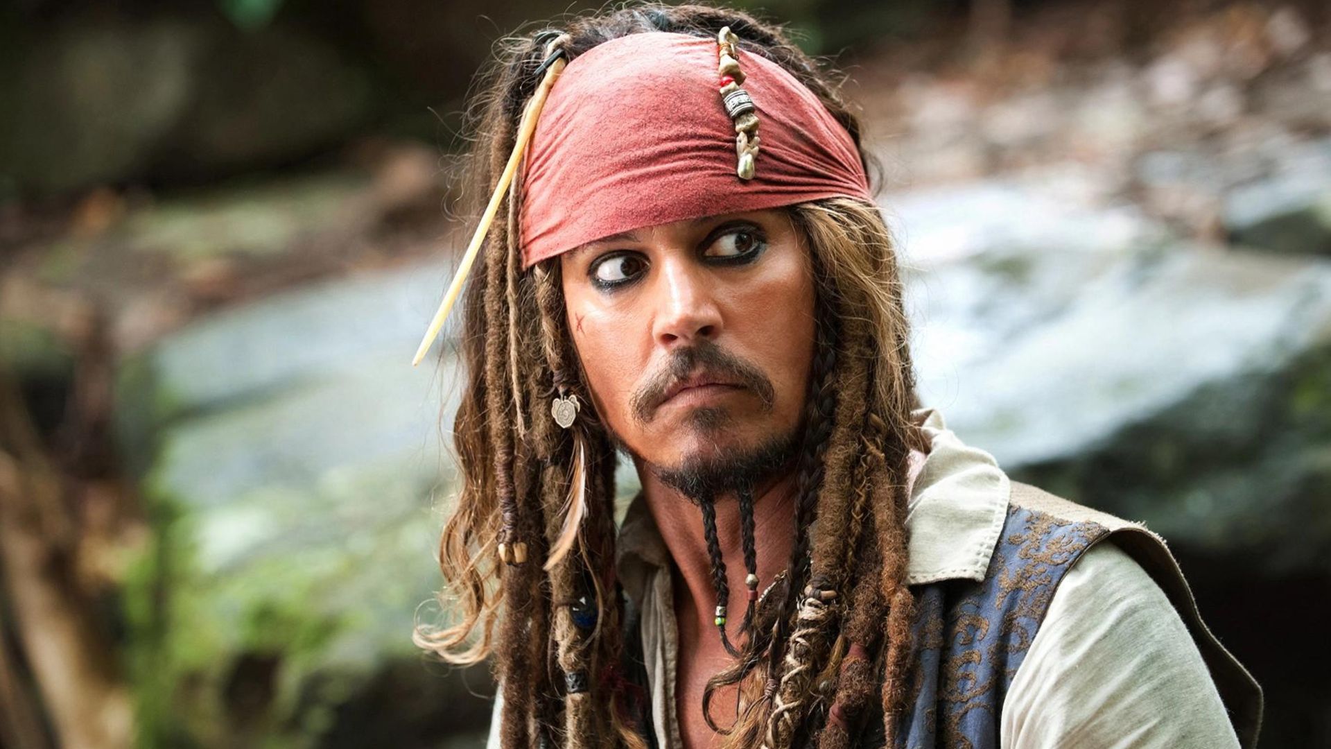 Johnny Depp pode voltar a Piratas do Caribe com contrato milionário