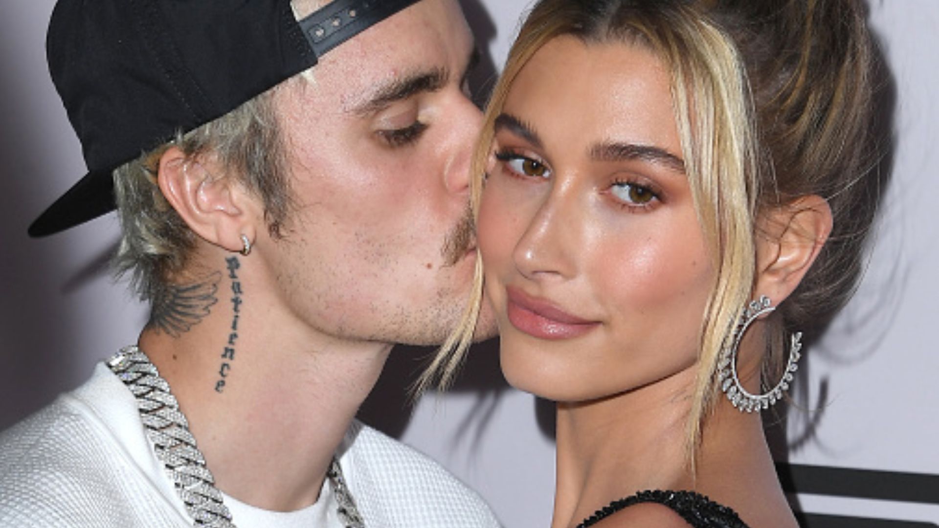 Justin e Hailey Bieber celebram 5 anos de casamento: “Cativou meu coração”