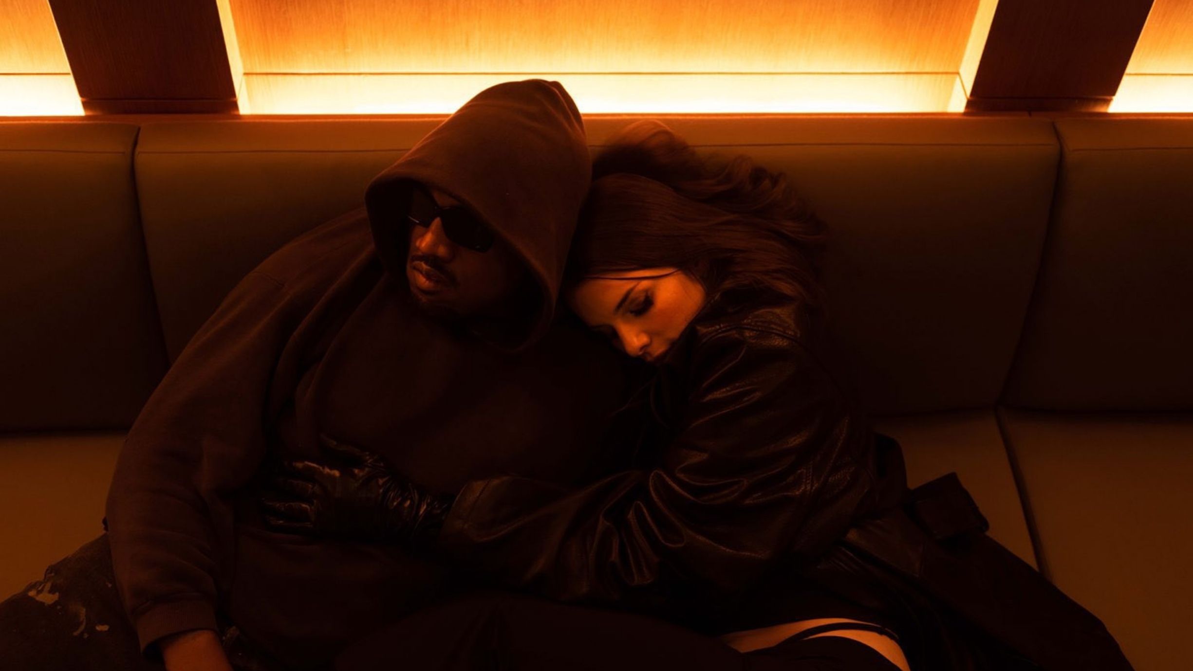 Kanye West e Julia Fox assumem affair de forma extremamente romântica