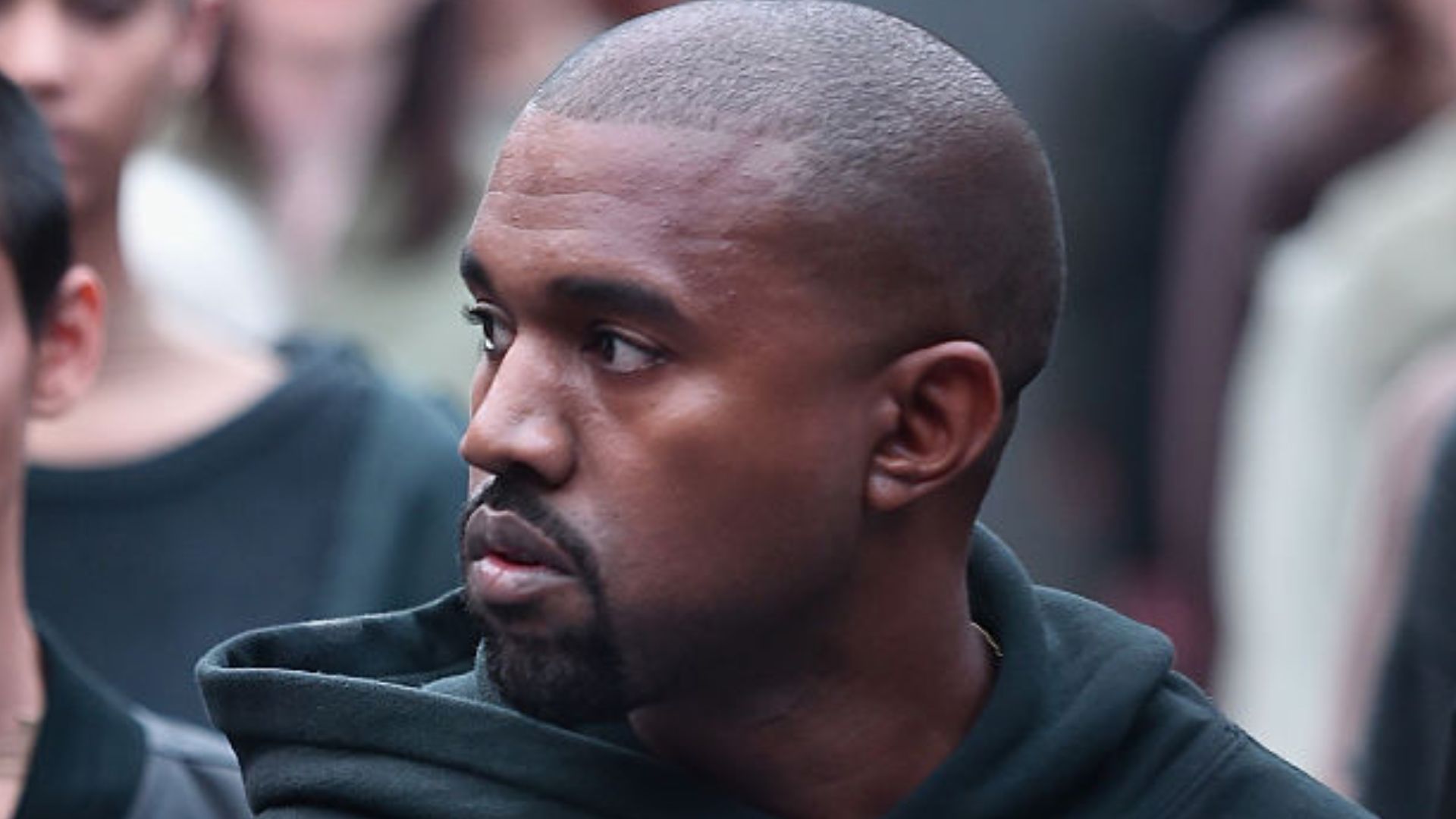 Kanye West lança música com trechos de entrevista em que elogia Hitler