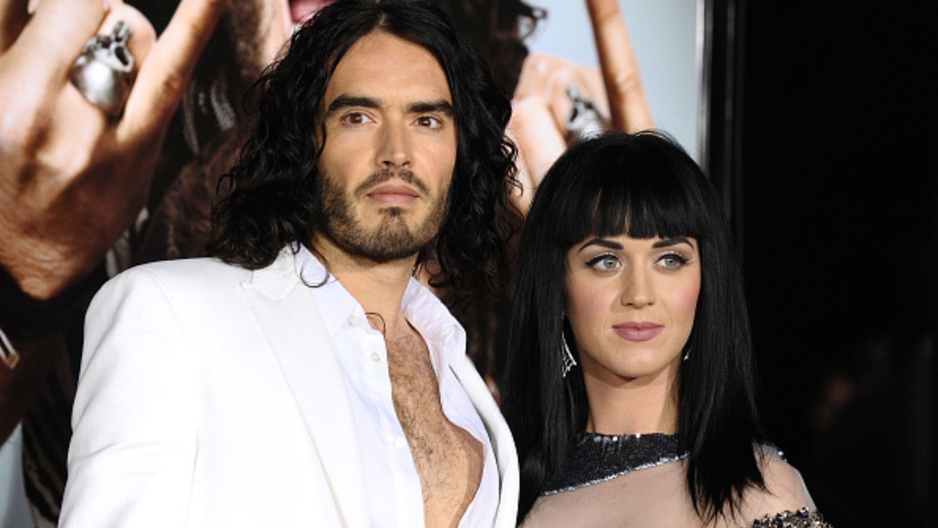 Katy Perry se sente ‘enojada’ com acusações de estupro do ex-marido, diz site