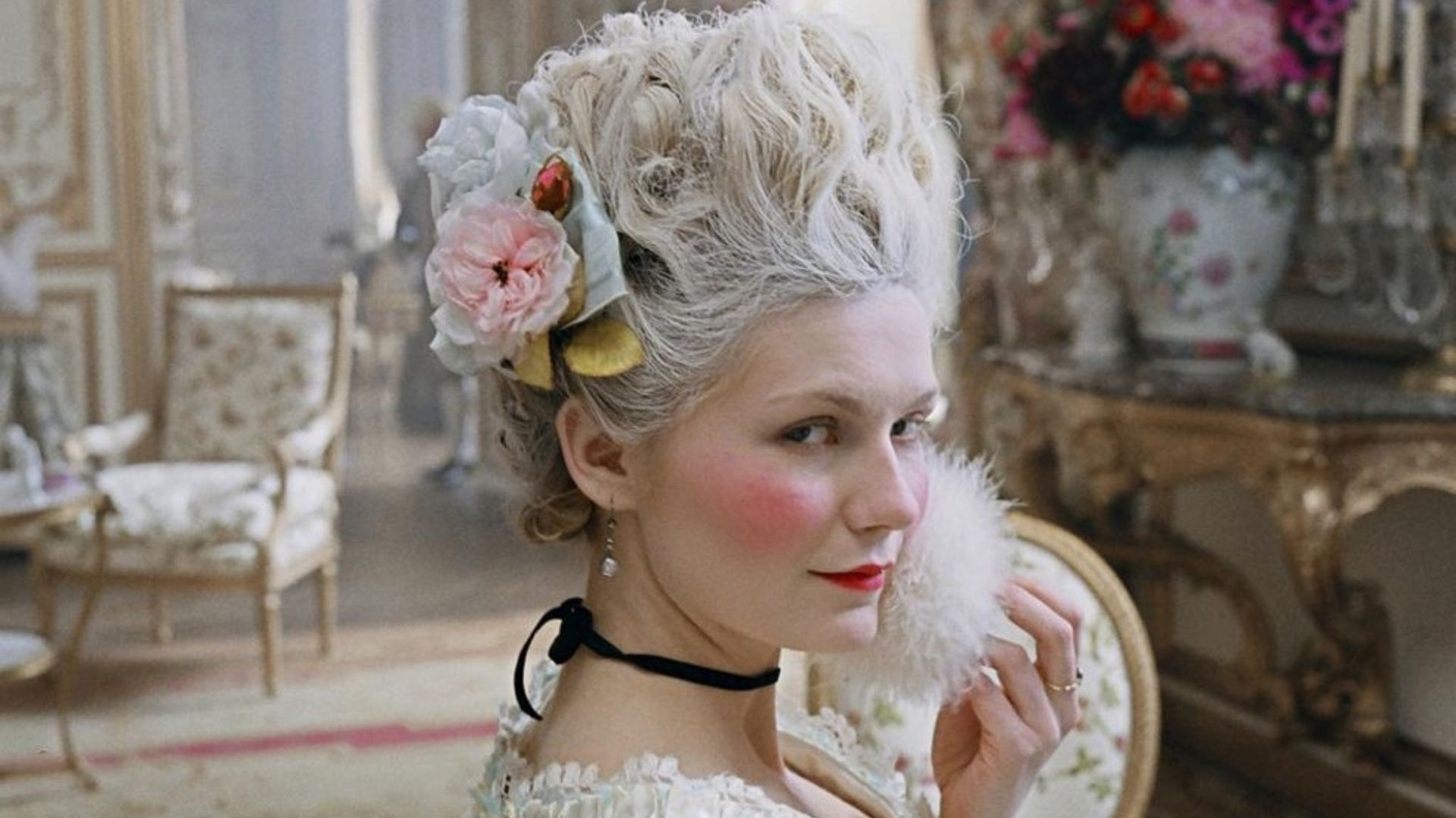Kirsten Dunst conta segredo inédito sobre nudez em Maria Antonieta