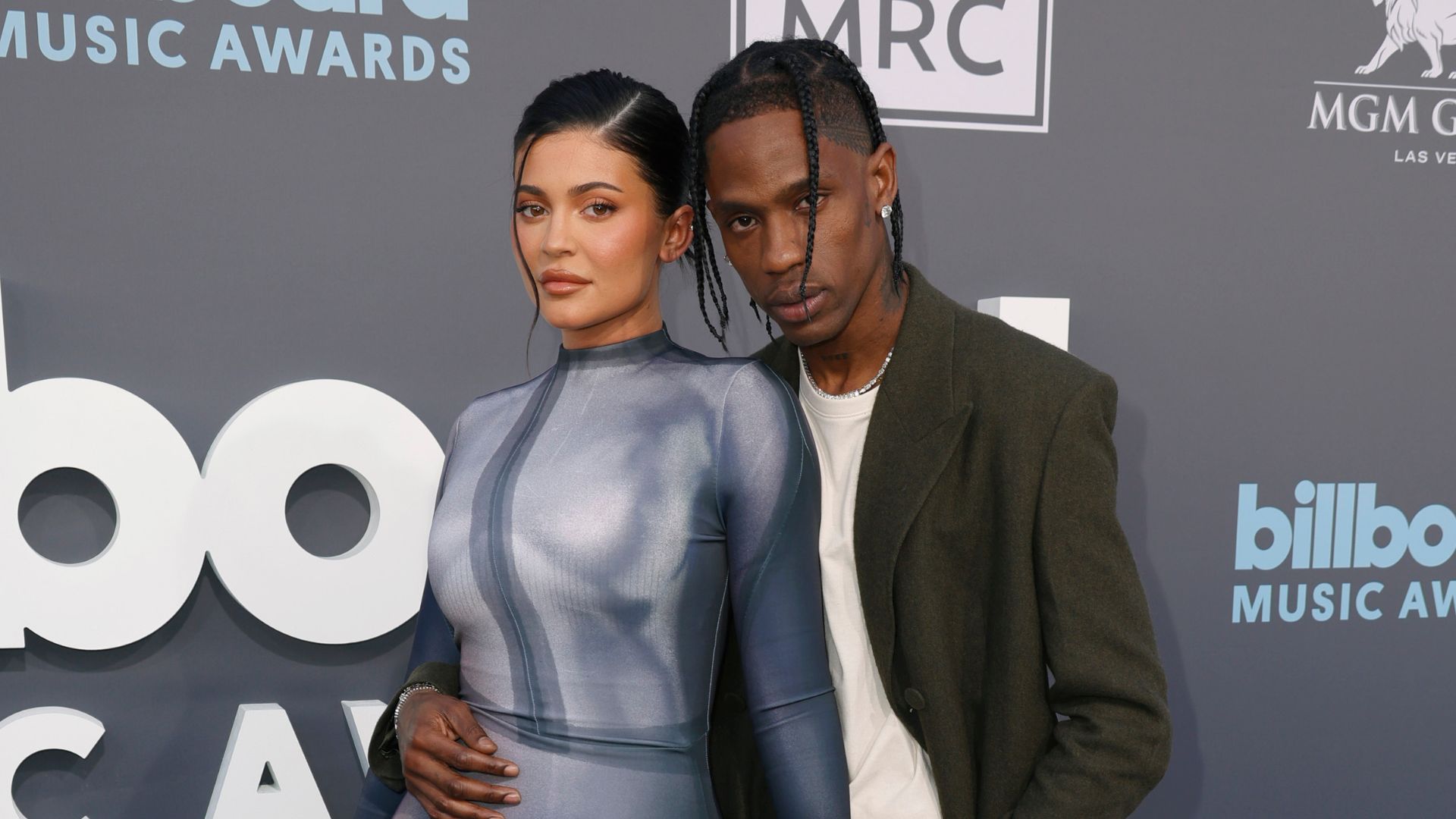 Kylie Jenner comenta emoji grávida em publicação de Travis Scott