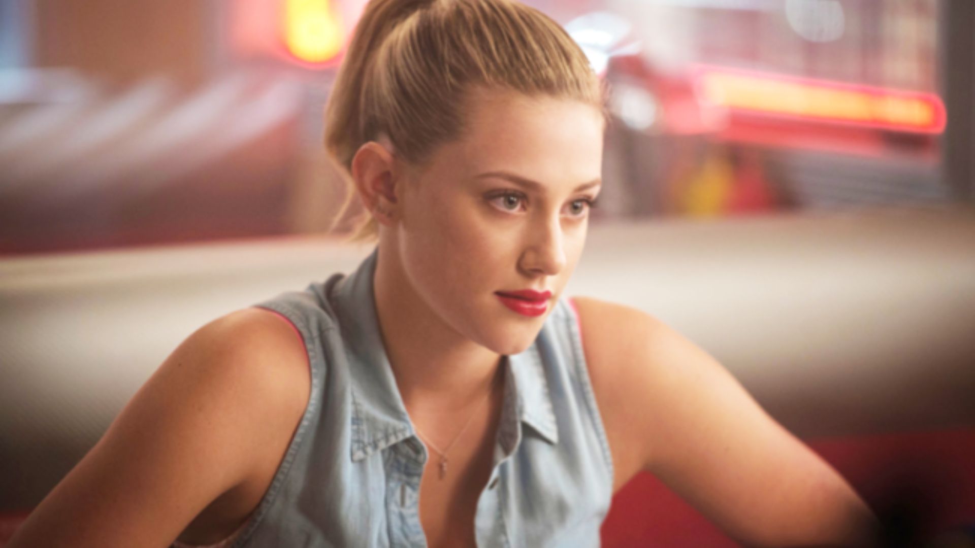Lili Reinhart comenta polêmicas de Riverdale e dá seu veredito