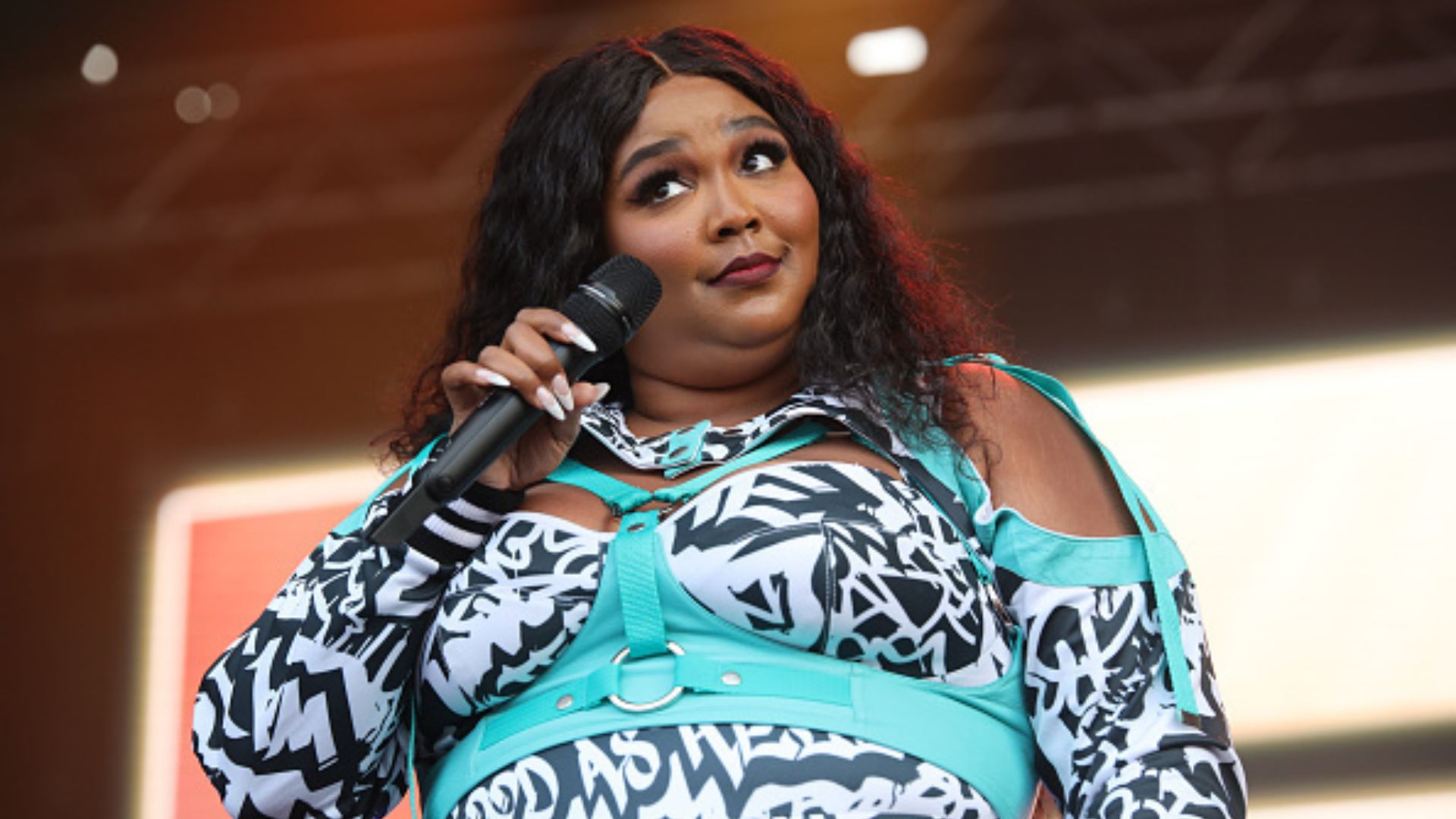 Lizzo planeja processar ex-dançarinas que a acusaram de assédio sexual