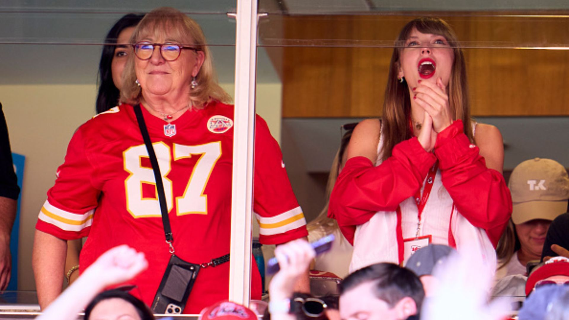 Mãe de Travis Kelce diz o que acha de Taylor Swift: “Doce e realista”